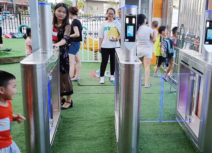 創(chuàng)新人臉人行通道閘系統 體驗無感刷臉通行